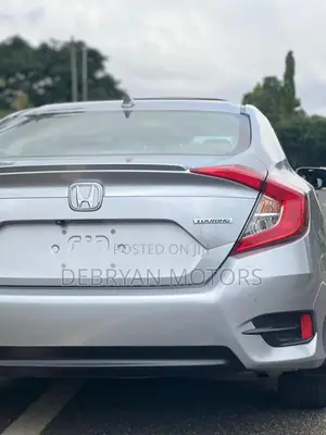 Honda Civic Touring 4dr Sedan (1.5L 4cyl) 2016 Silver