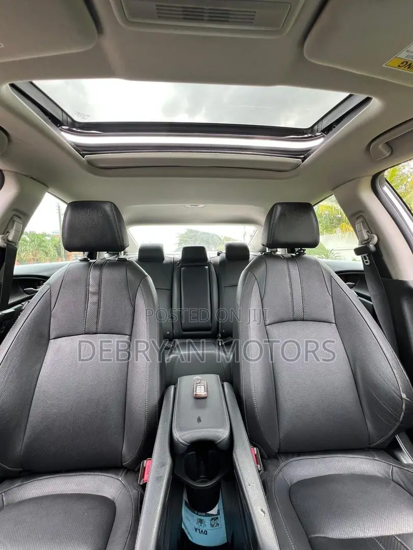 Honda Civic Touring 4dr Sedan (1.5L 4cyl) 2016 Silver