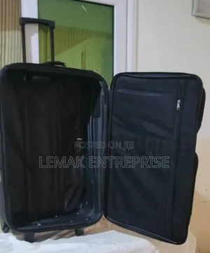 Embark Black Medium Size Travelling Suitcase