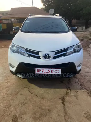 Photo - Toyota RAV4 2015 White