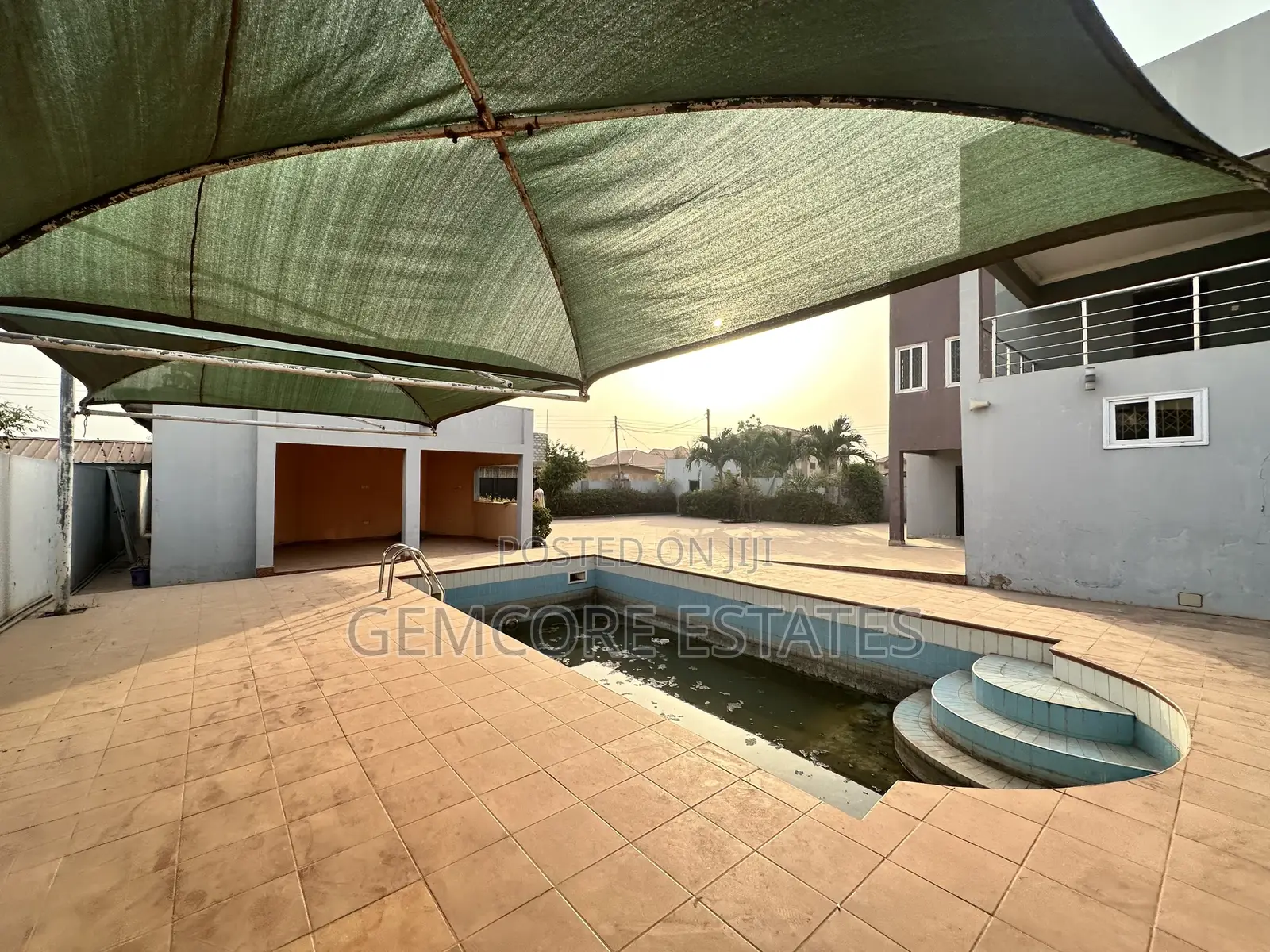 4bdrm House in West Trasacco, Ashaley Botwe for sale