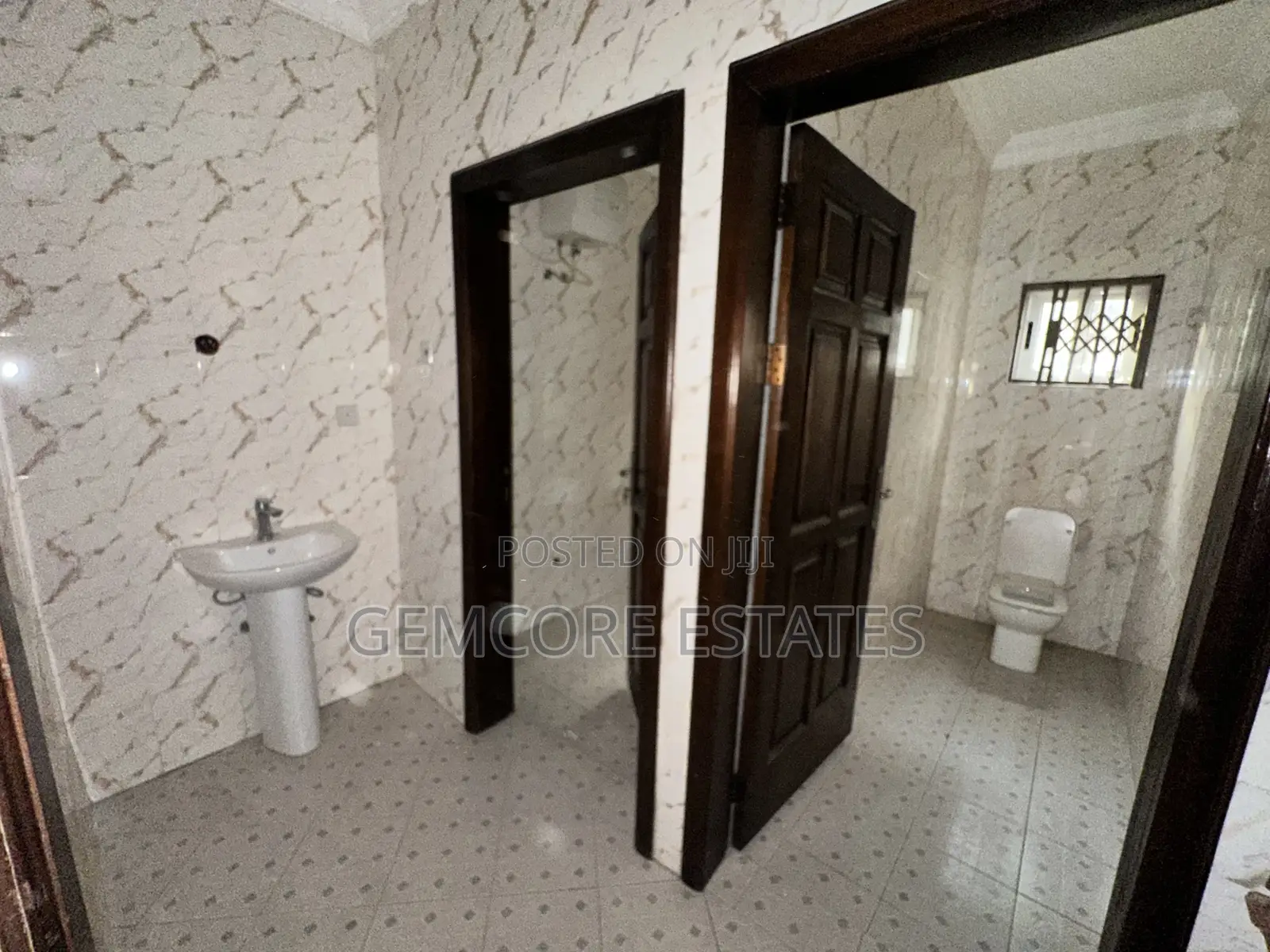 4bdrm House in West Trasacco, Ashaley Botwe for sale