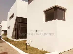 4bdrm Townhouse/Terrace in North Legon for sale