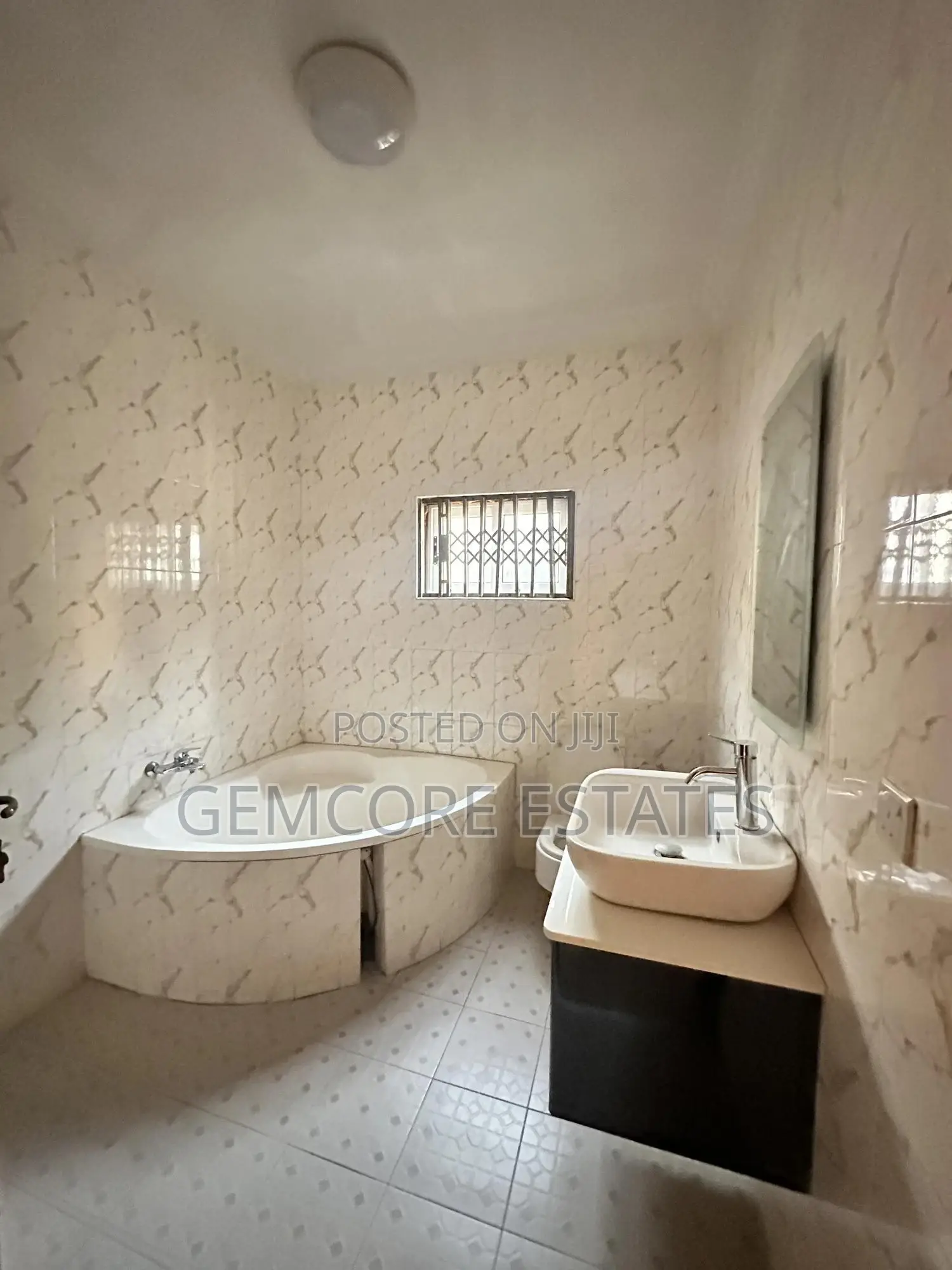 4bdrm House in West Trasacco, Ashaley Botwe for sale