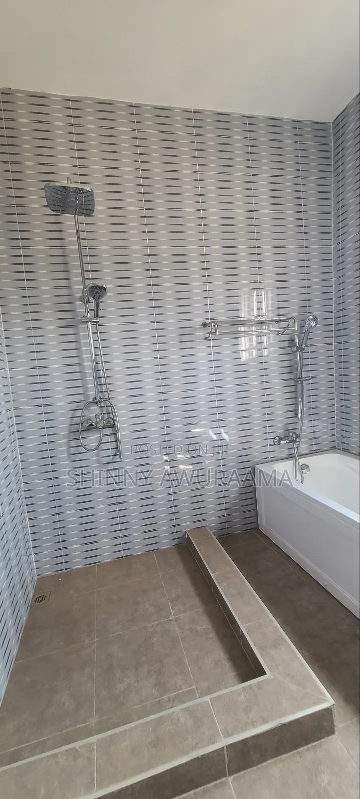 4bdrm House in Lakeside Estate for sale