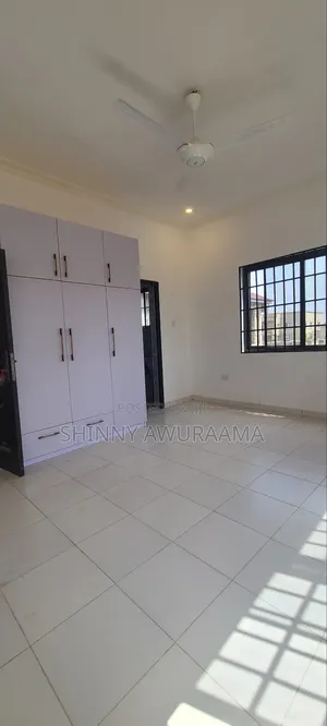 4bdrm House in Lakeside Estate for sale