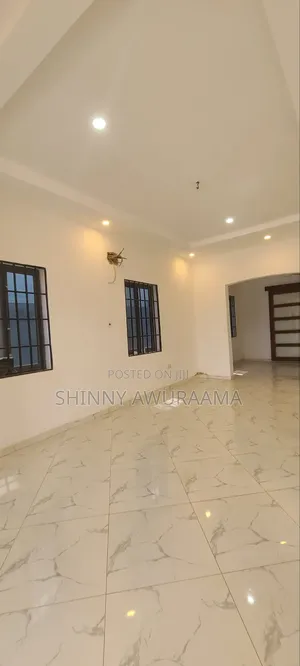 4bdrm House in Lakeside Estate for sale