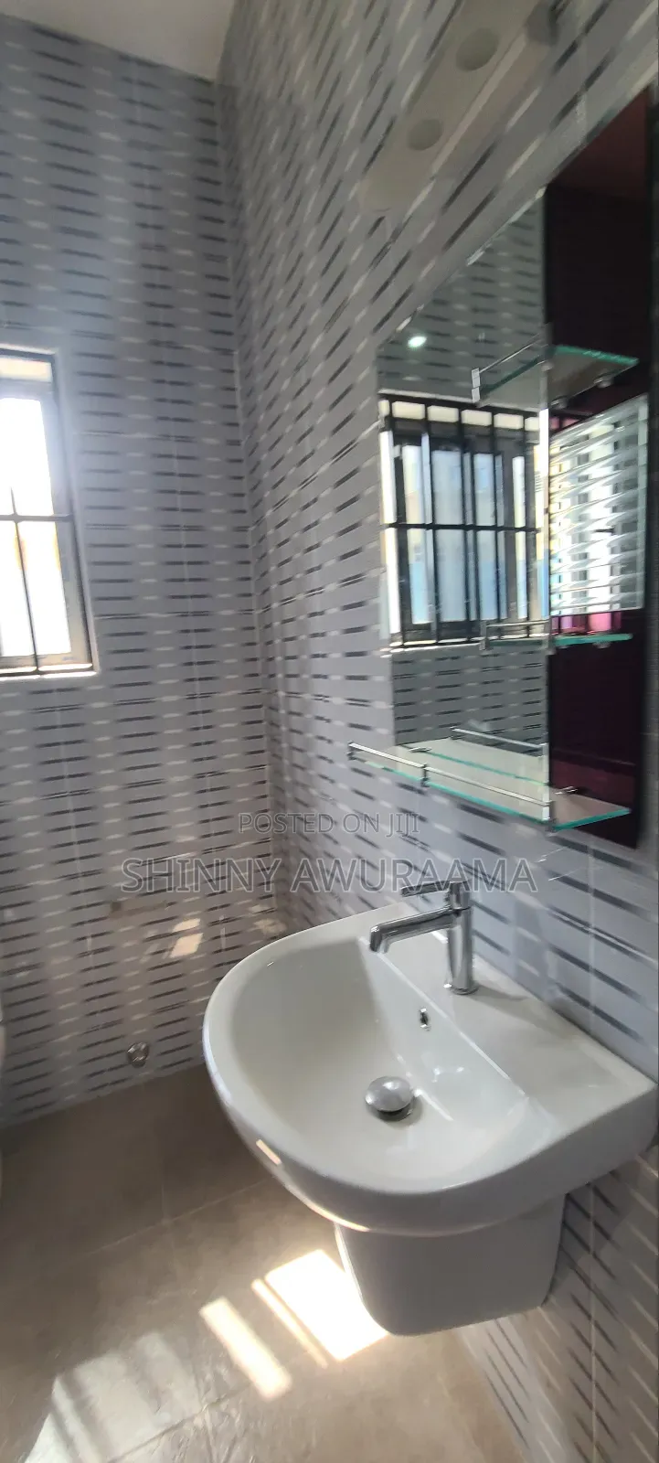 4bdrm House in Lakeside Estate for sale