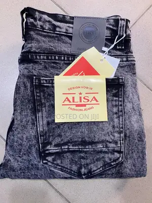 Men Qualify Jeans