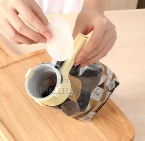 Food Storage Sealing Clips With Pour Sprouts