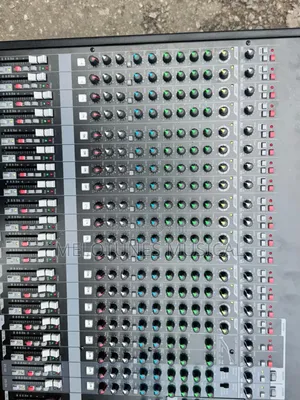 Yamaha Mgp24x 24-Channel Mixer With Effects
