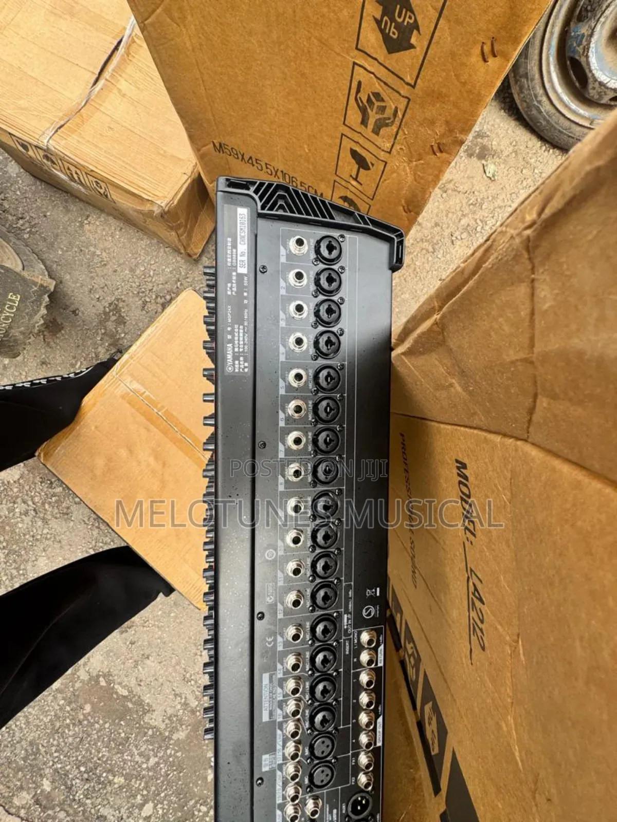 Yamaha Mgp24x 24-Channel Mixer With Effects