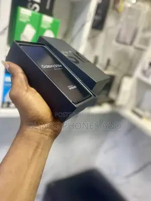New Samsung Galaxy S10e 128 GB Black