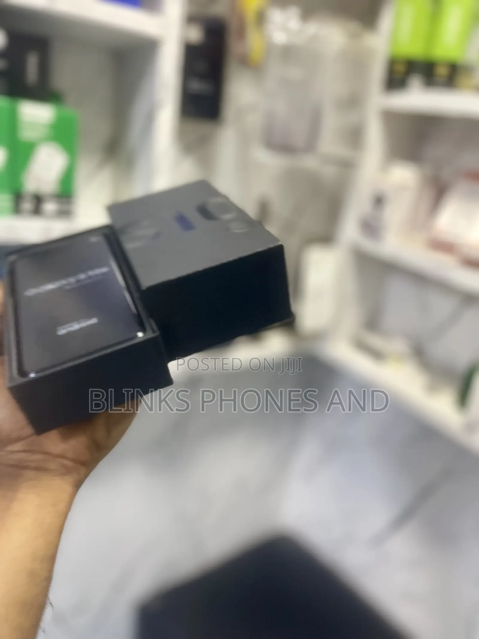 New Samsung Galaxy S10e 128 GB Black