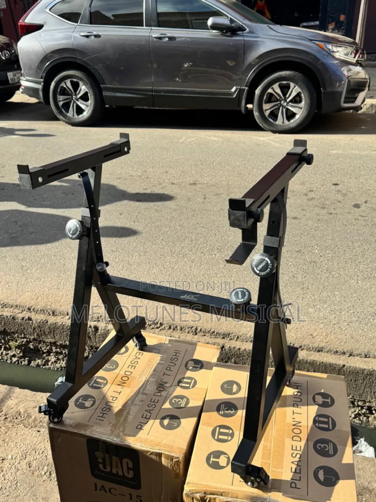 Black Heavy-Duty Z Style Keyboard Stand With Seat