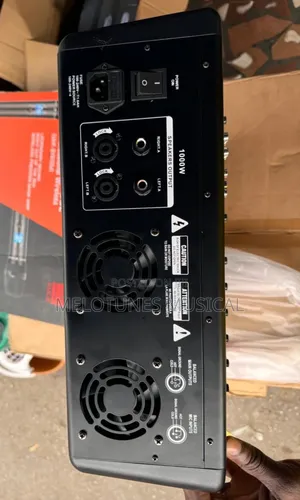 Yamaha KPG-8806 6-Channel Powered Mixer