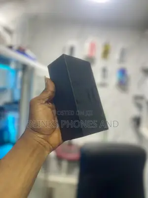 New Samsung Galaxy S10e 128 GB Black