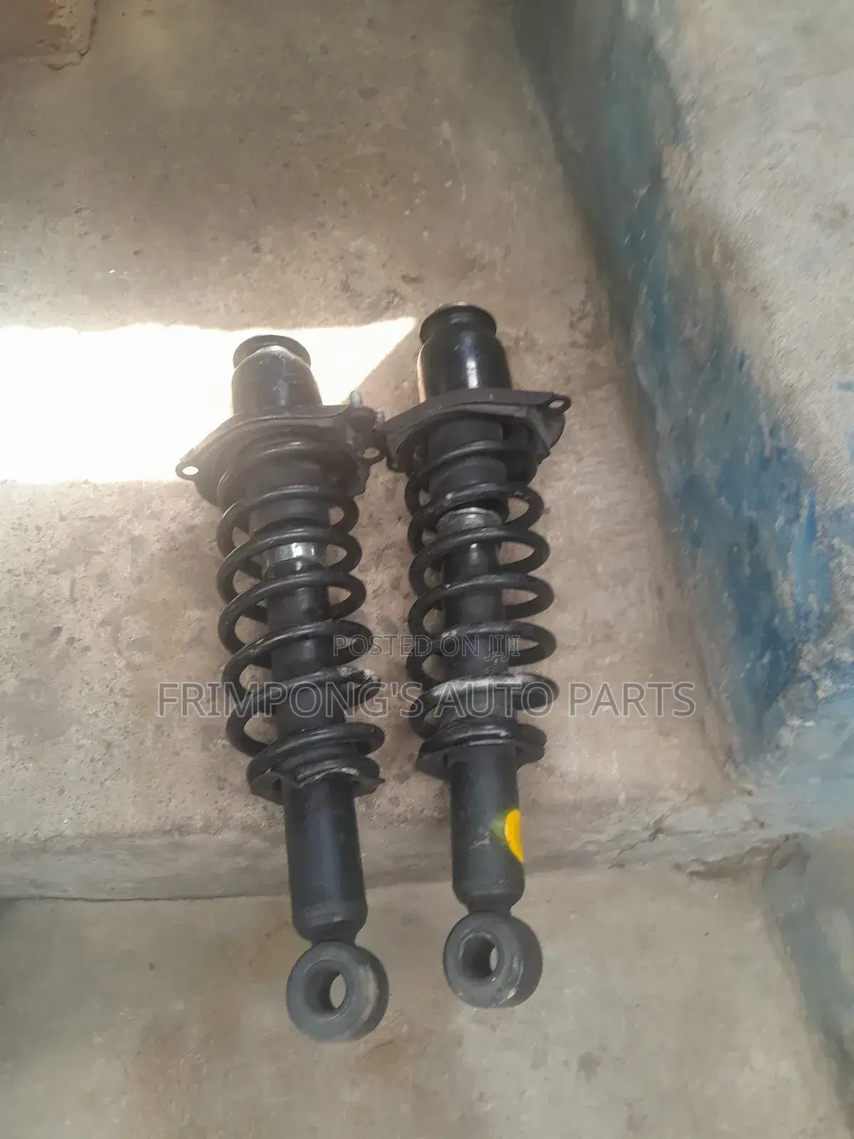 Toyota Corolla 09 Back Shocks Absorbers