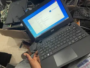 Laptop Acer 4GB Intel SSD 32GB