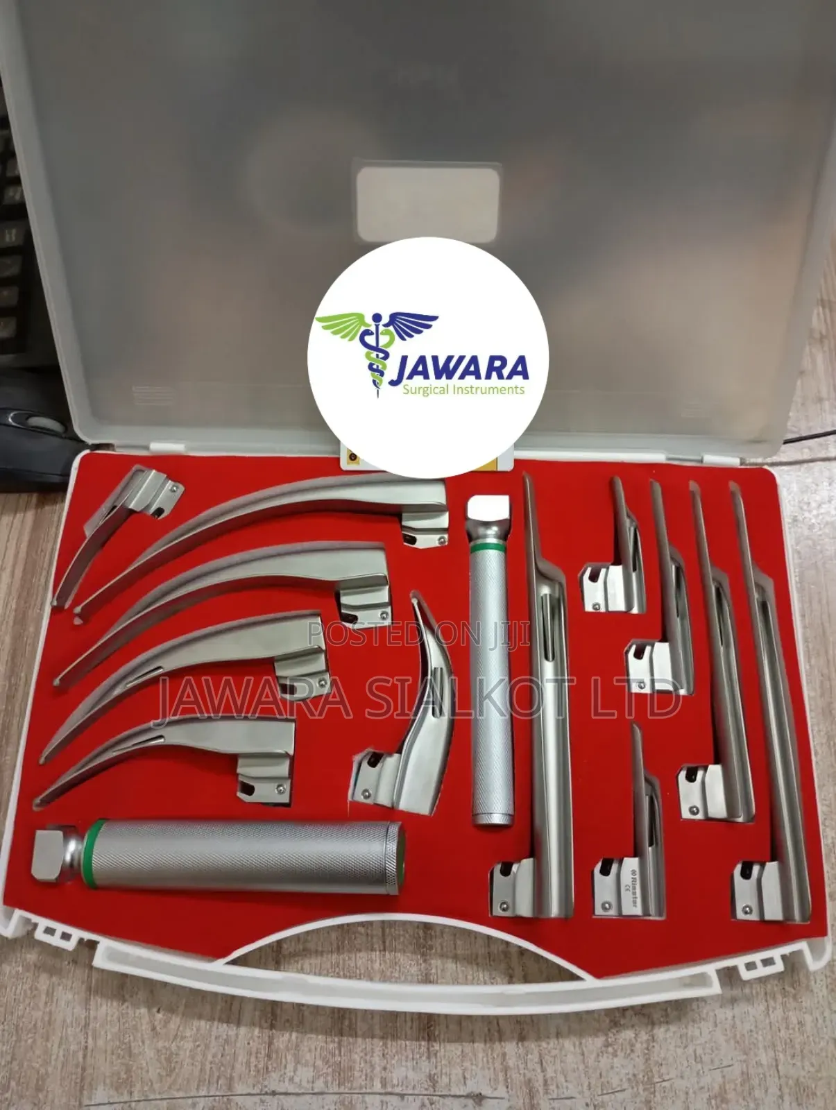 Laryngoscope
Machintosh and Miller Set With 12 Blade