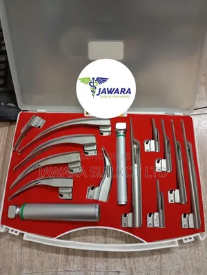Laryngoscope
Machintosh and Miller Set With 12 Blade