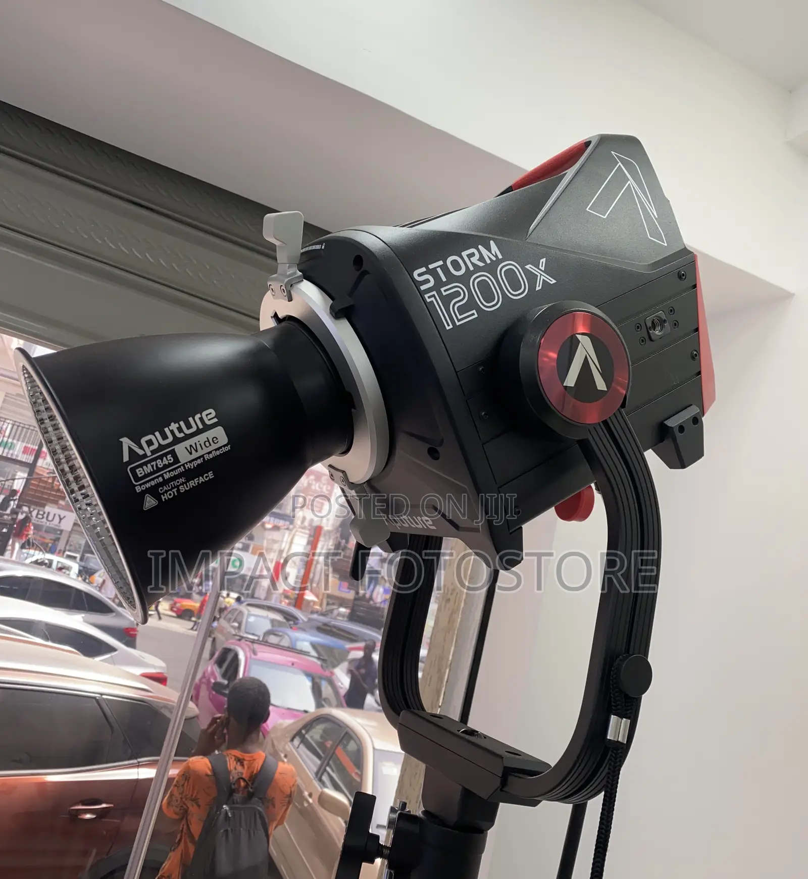Aputure Storm 1200x Bi-color Led Monolight