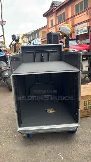 16u Black Amplifier Rack [Flight Case]