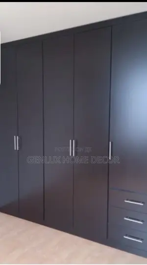 Luxury Wardrobes With Built-in Drawers