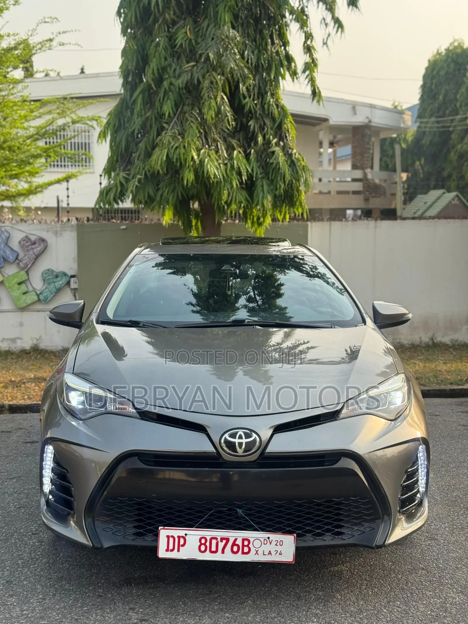 Toyota Corolla SE (1.8L 4cyl 6M) 2019 Brown