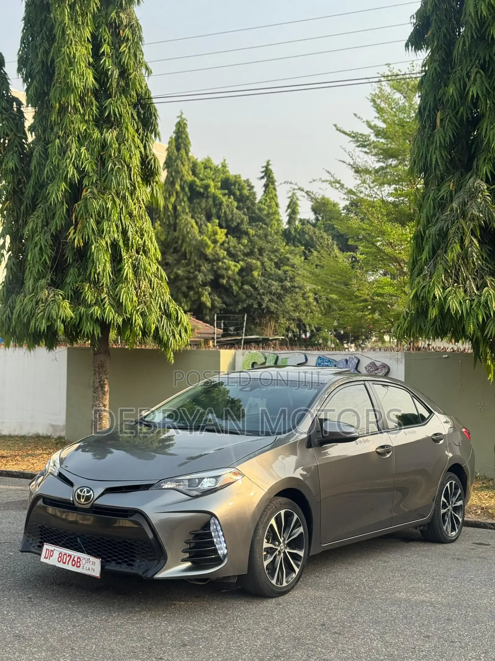 Toyota Corolla SE (1.8L 4cyl 6M) 2019 Brown