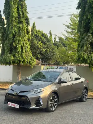 Toyota Corolla SE (1.8L 4cyl 6M) 2019 Brown