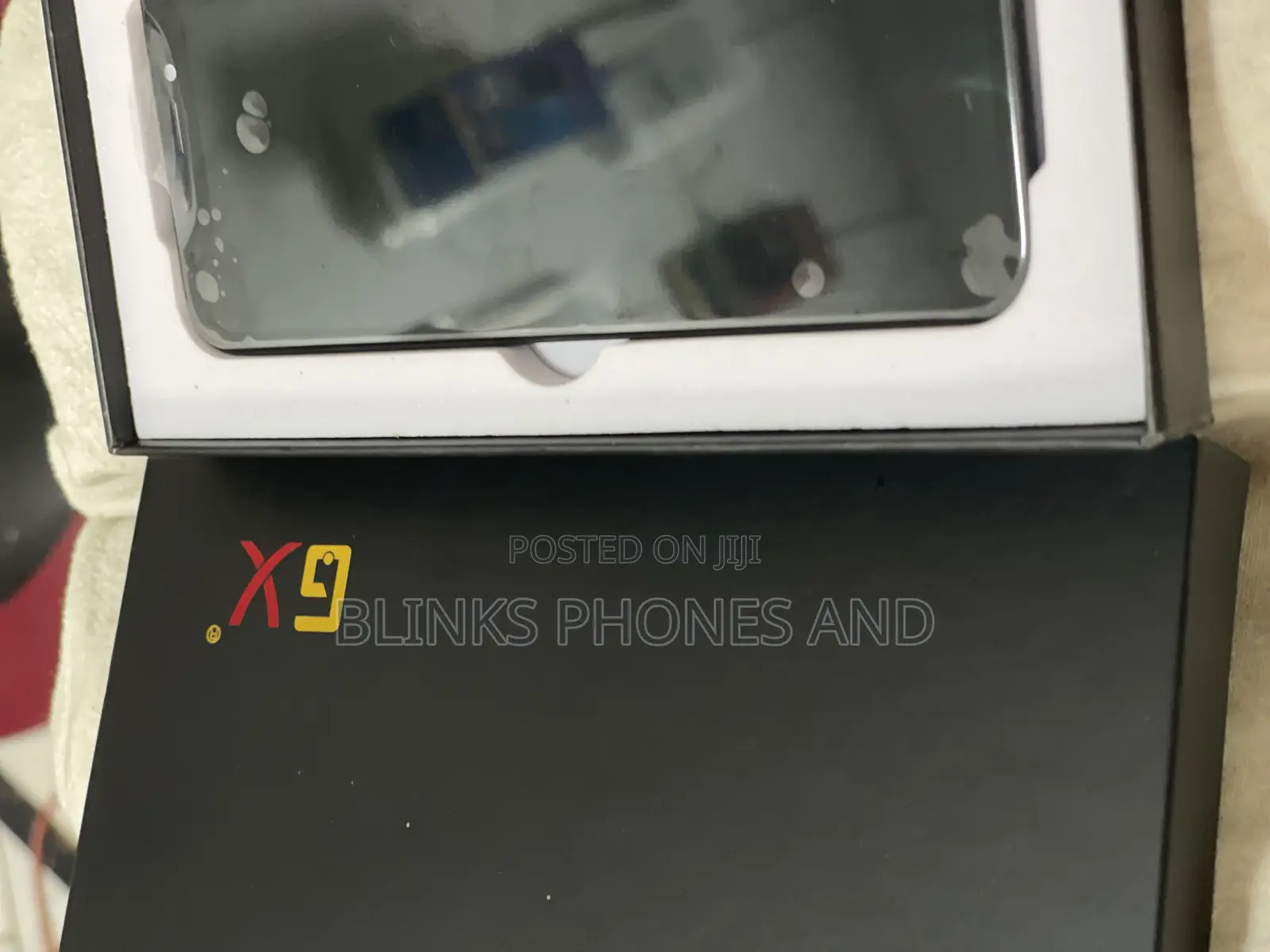 XS Screen.