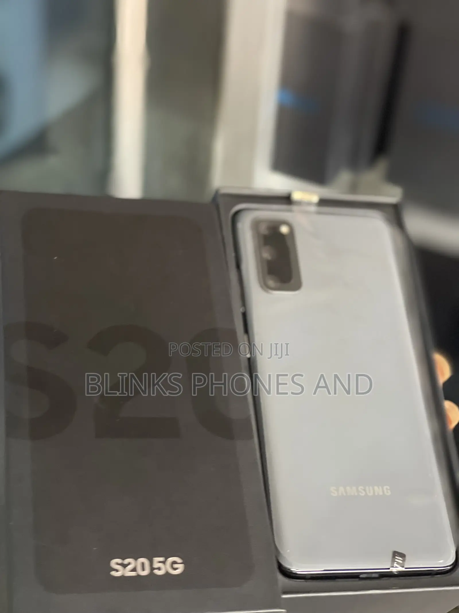 New Samsung Galaxy S20 128 GB Gray