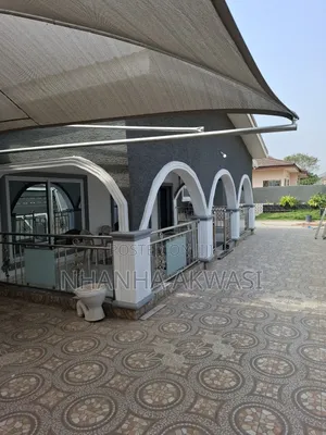 5bdrm House in Community 12, Tema Metropolitan for rent