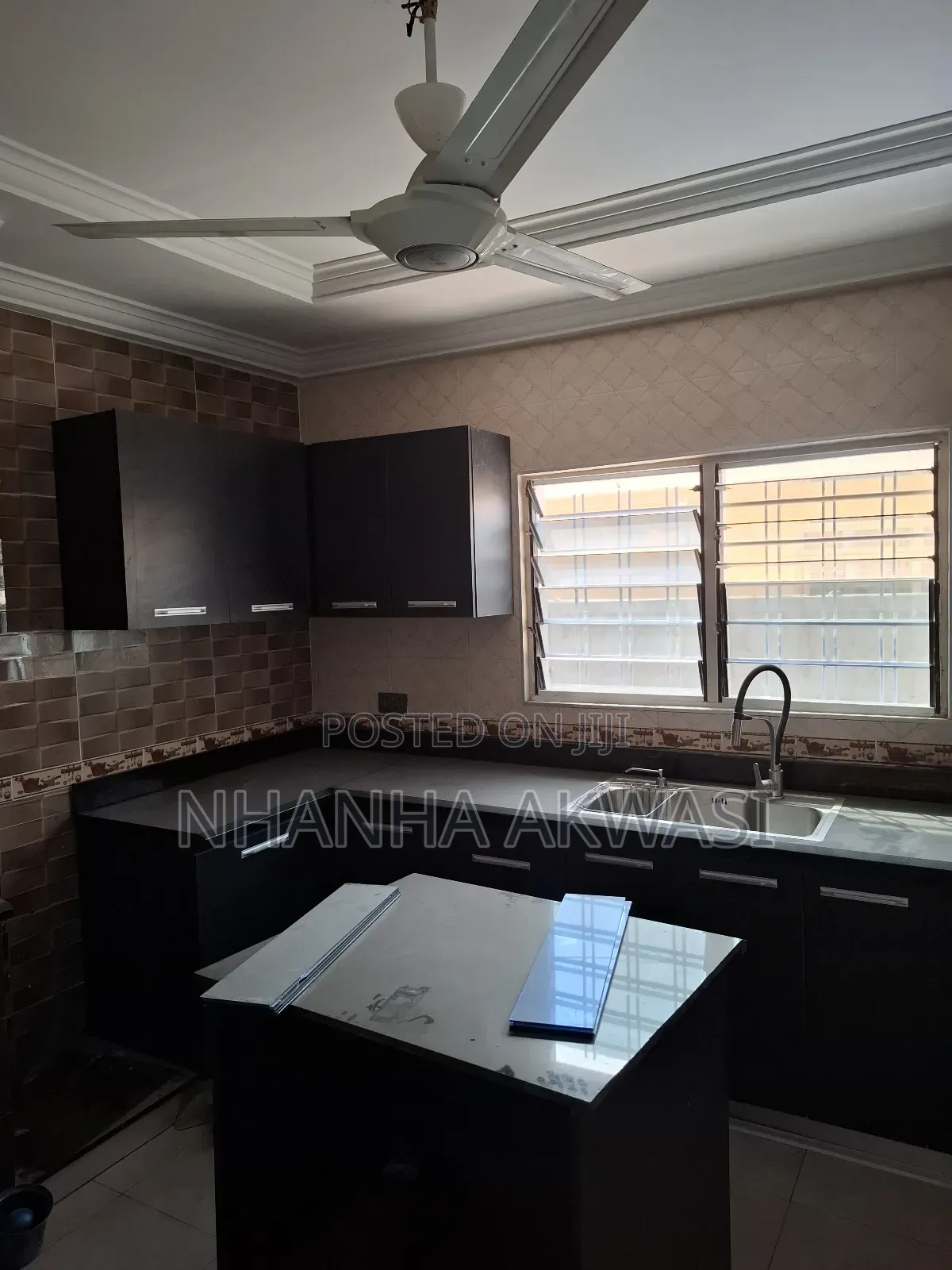 5bdrm House in Community 12, Tema Metropolitan for rent