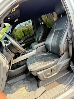 Ford F-150 Lariat 4x2 SuperCrew Cab Styleside 5.5 ft. box 145 in. WB