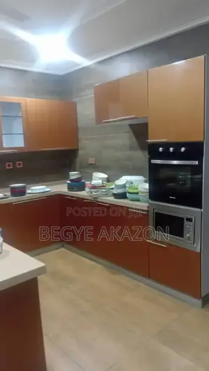 5bdrm House in Mensvic, East Legon for rent