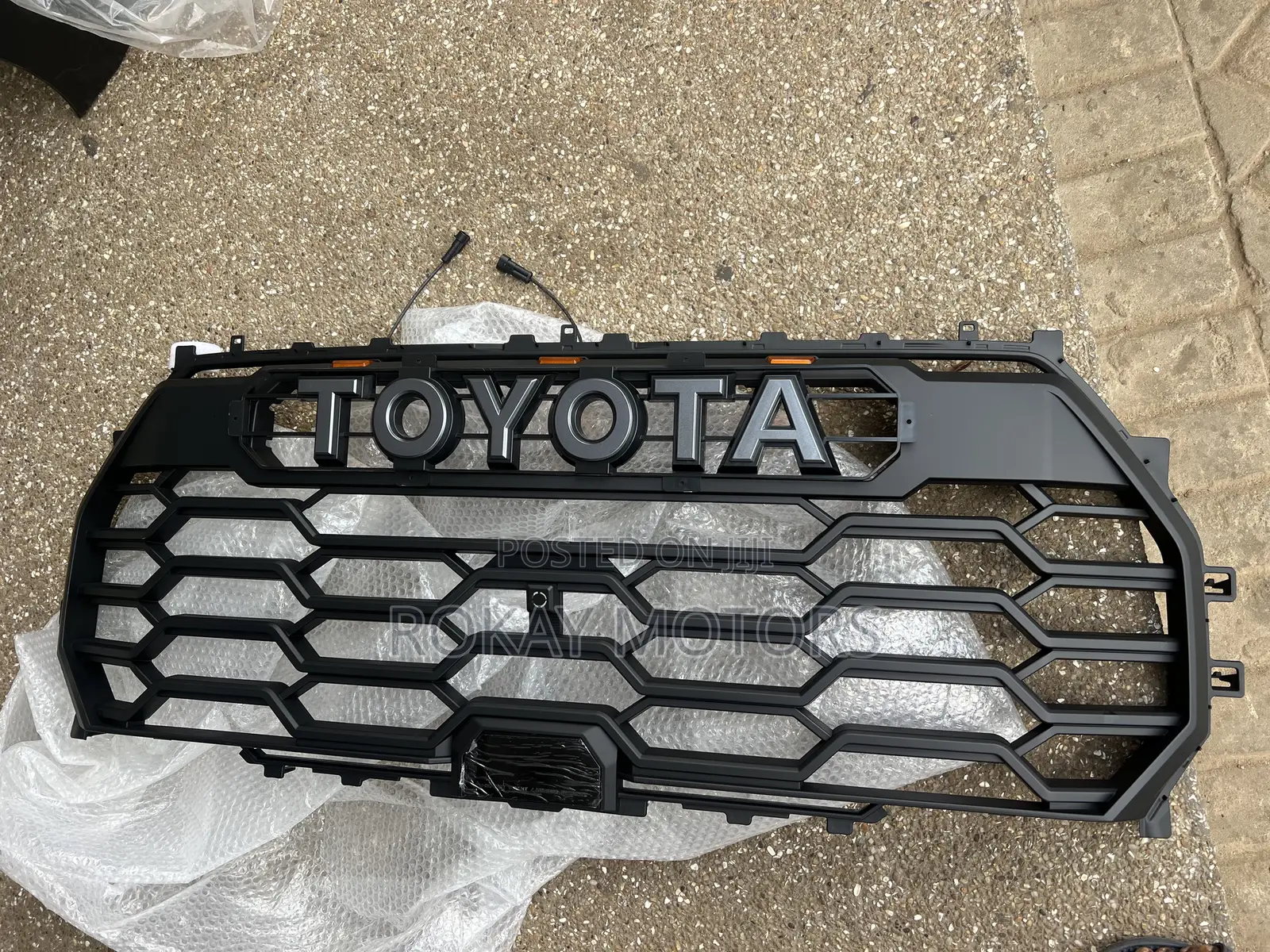 Tundra 2022,2023,2024 Front Shells / Grille Led