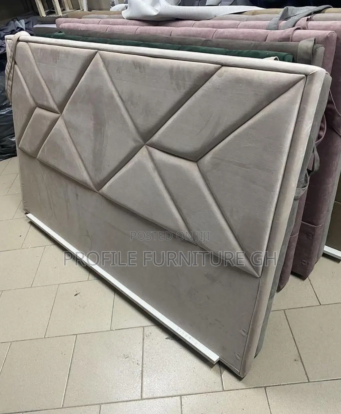 Design Bedframe Queen Size