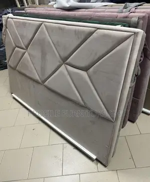 Design Bedframe Queen Size