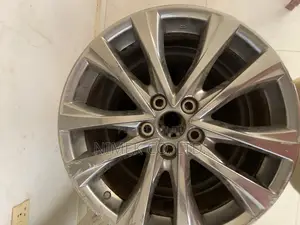Toyota Rav4 2018 Rim18” (Home Used 3 Pieces Only)