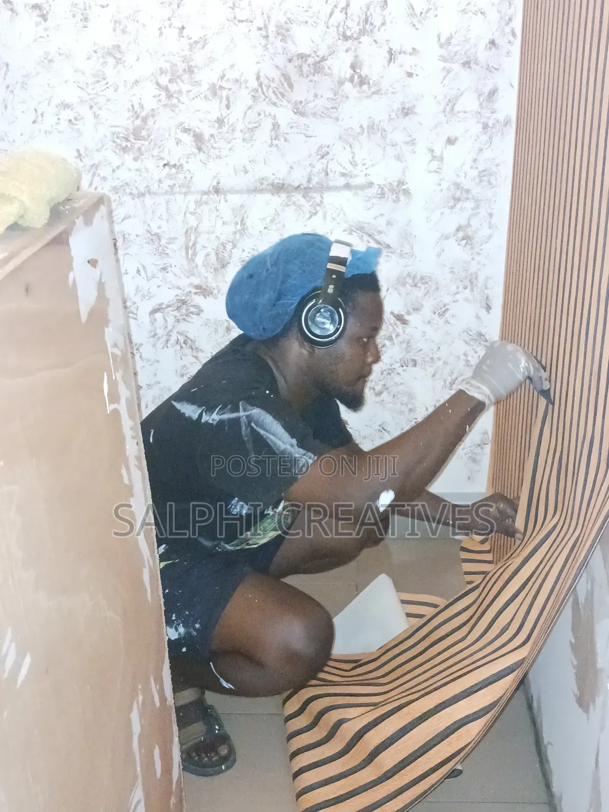 Wall Paper Instalation Pasting