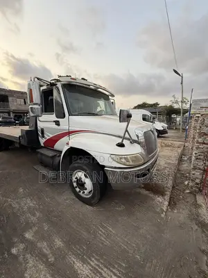 Towing Car Truck for Sale. American Type. Home Used.