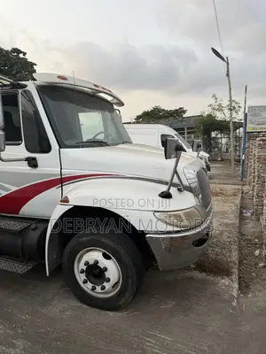 Towing Car Truck for Sale. American Type. Home Used.