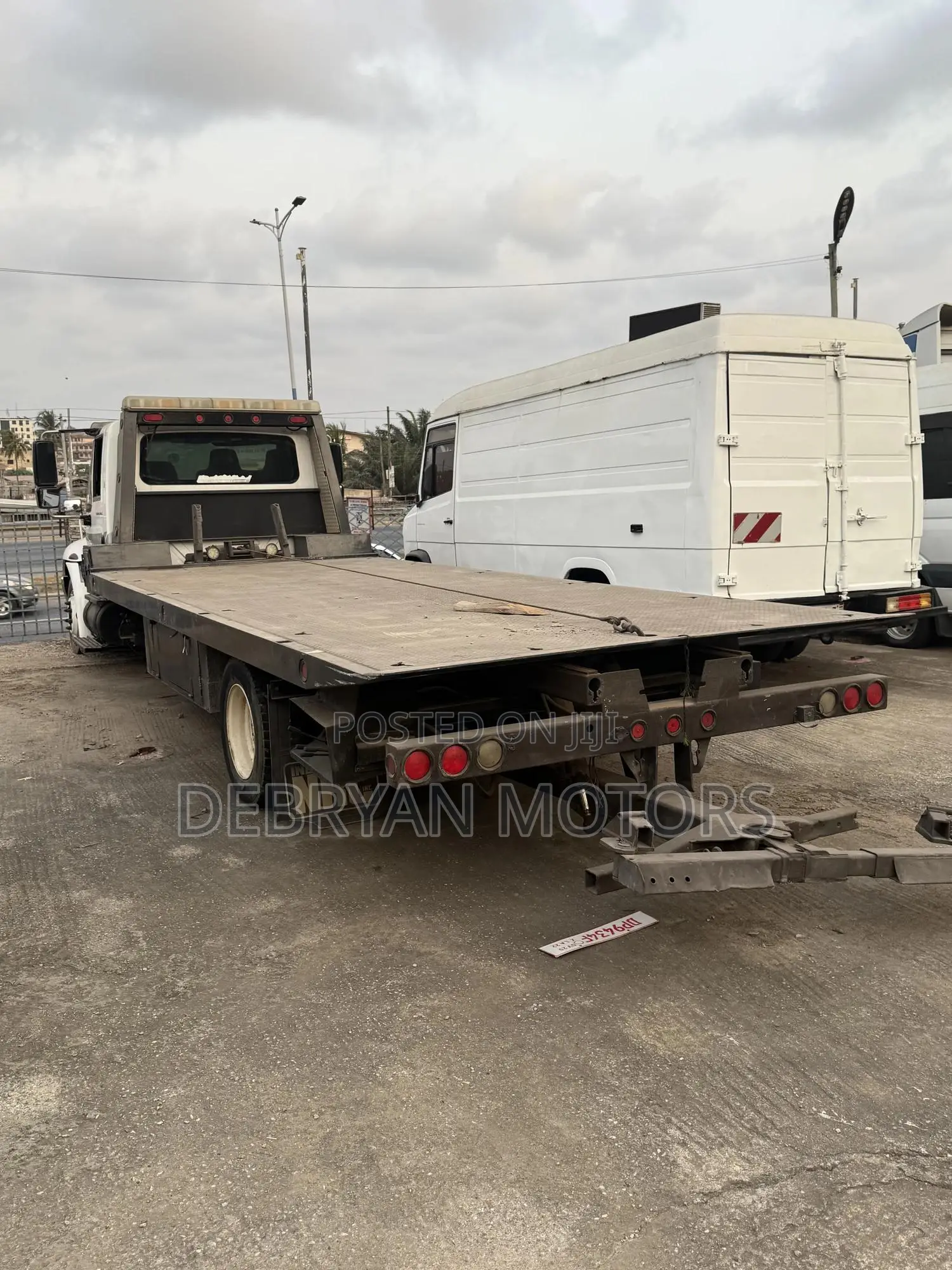 Towing Car Truck for Sale. American Type. Home Used.