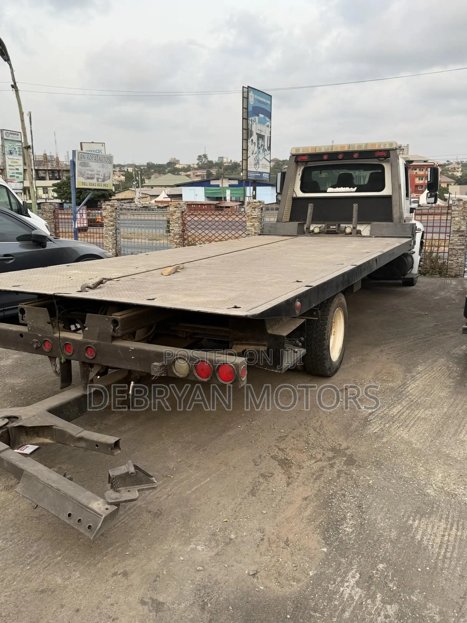 Towing Car Truck for Sale. American Type. Home Used.