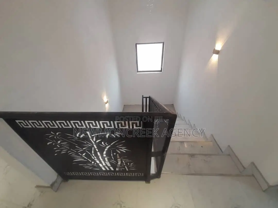 4bdrm Duplex in East Legon Annex, Accra Metropolitan for sale