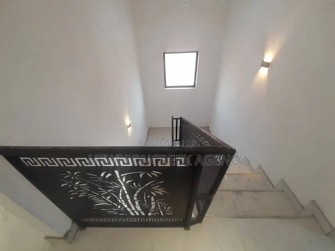 4bdrm Duplex in East Legon Annex, Accra Metropolitan for sale