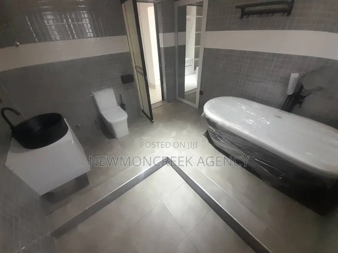 4bdrm Duplex in East Legon Annex, Accra Metropolitan for sale
