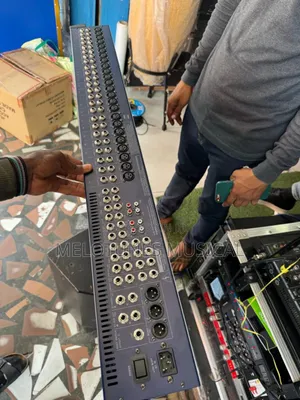 Yamaha Mg32/14fx 32 Channel Mixing Console